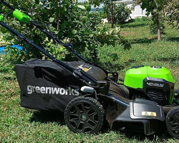 Обзор аккумуляторной самоходной газонокосилки Greenworks GD40LM46SP: всеобщая электрификация или круче только робот / Инструменты и запчасти / iXBT Live