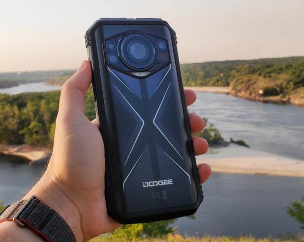 Крепкий малый!</p>
<p>Обзор смартфона Doogee S118: защищенный корпус, аккумулятор 10800 мАч и экран с частотой 120 Гц / Смартфоны и телефоны / iXBT Live